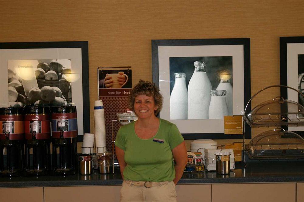 Hampton Inn Dayton/Huber Heights Restaurant photo